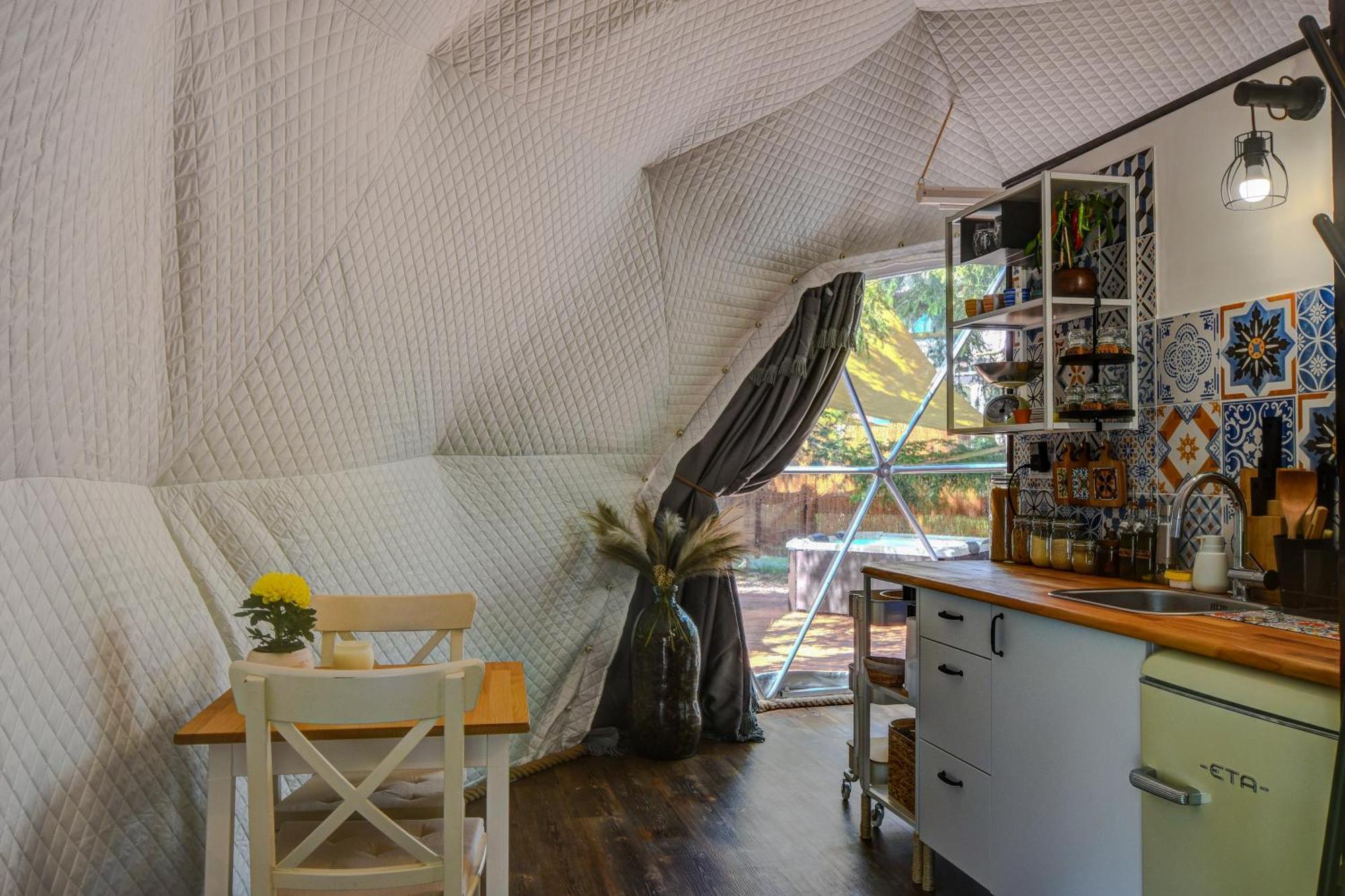 Tiche Misto Glamping Hotel Slapy  Exterior foto